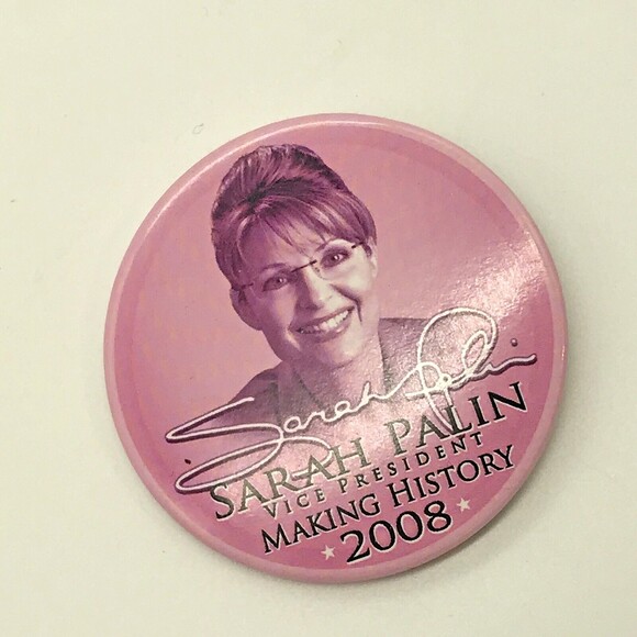 Alaska Governor Sarah Palin Hottest VP Coolest State Campaign Pin Pinback Button - Picture 2 of 6